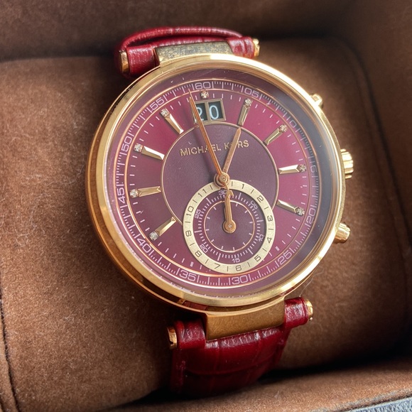 Michael Kors Red Crocodile watch main image 5